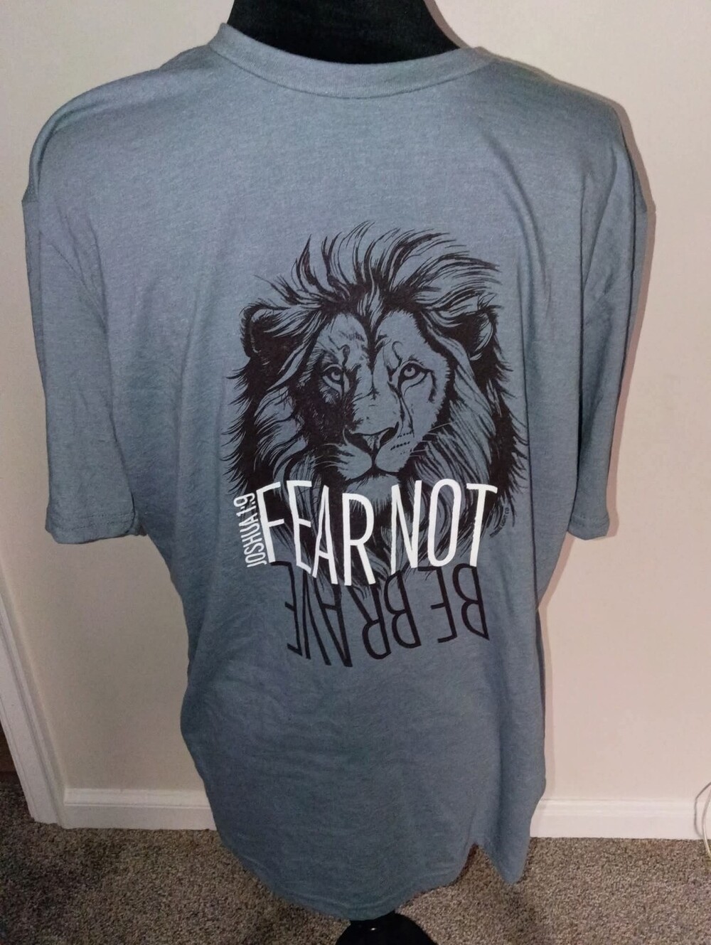 District Men's XL Shirt